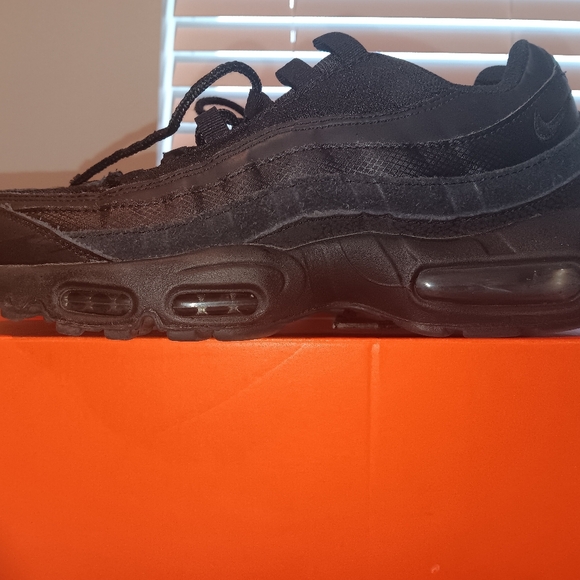 Nike Air Max 95 - Picture 2 of 5